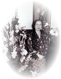 Ibu Emma Poeradiredja 1902 -1976